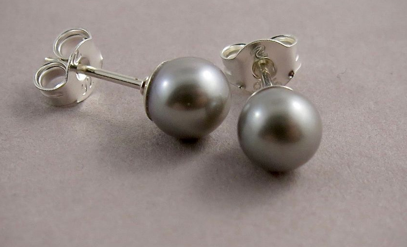925 Silver Earrings studed with natural fresh water pearl